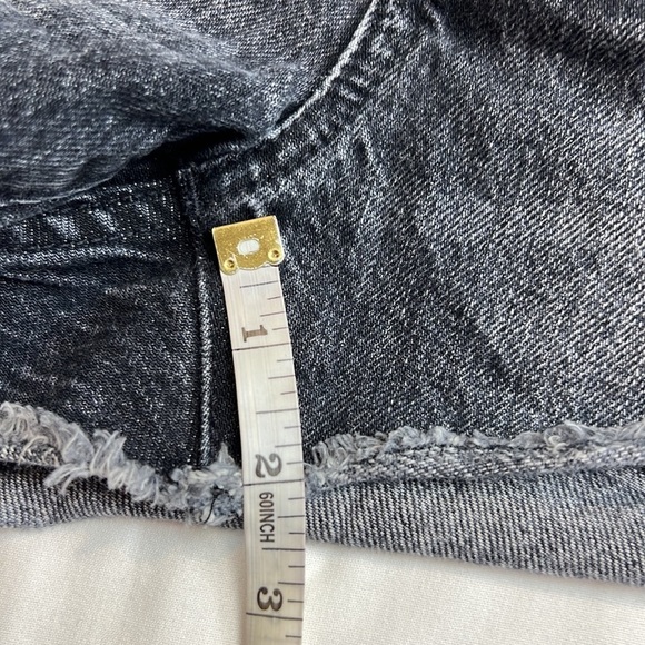 Madewell hi rise buttonFly  frayed denim shorts - Picture 9 of 9